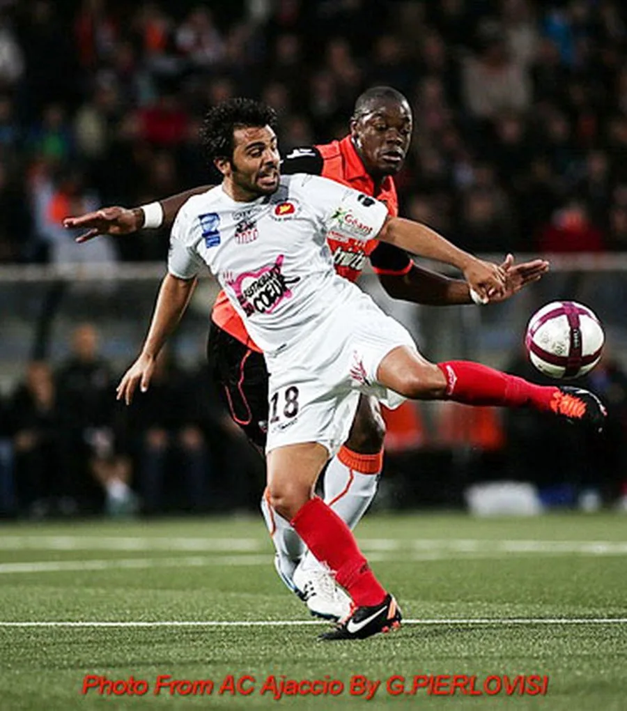 Johan Cavalli lors du match Lorient-ACA, en Ligue 1, saison 2011-2012